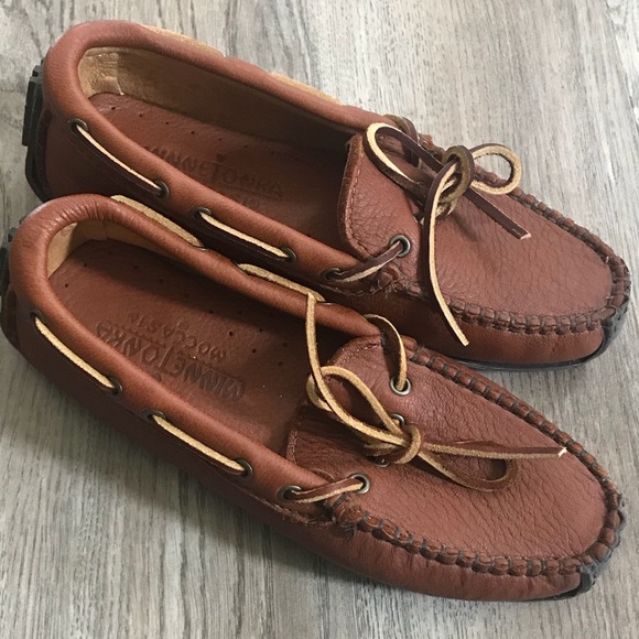 minnetonka driving moccasins womens